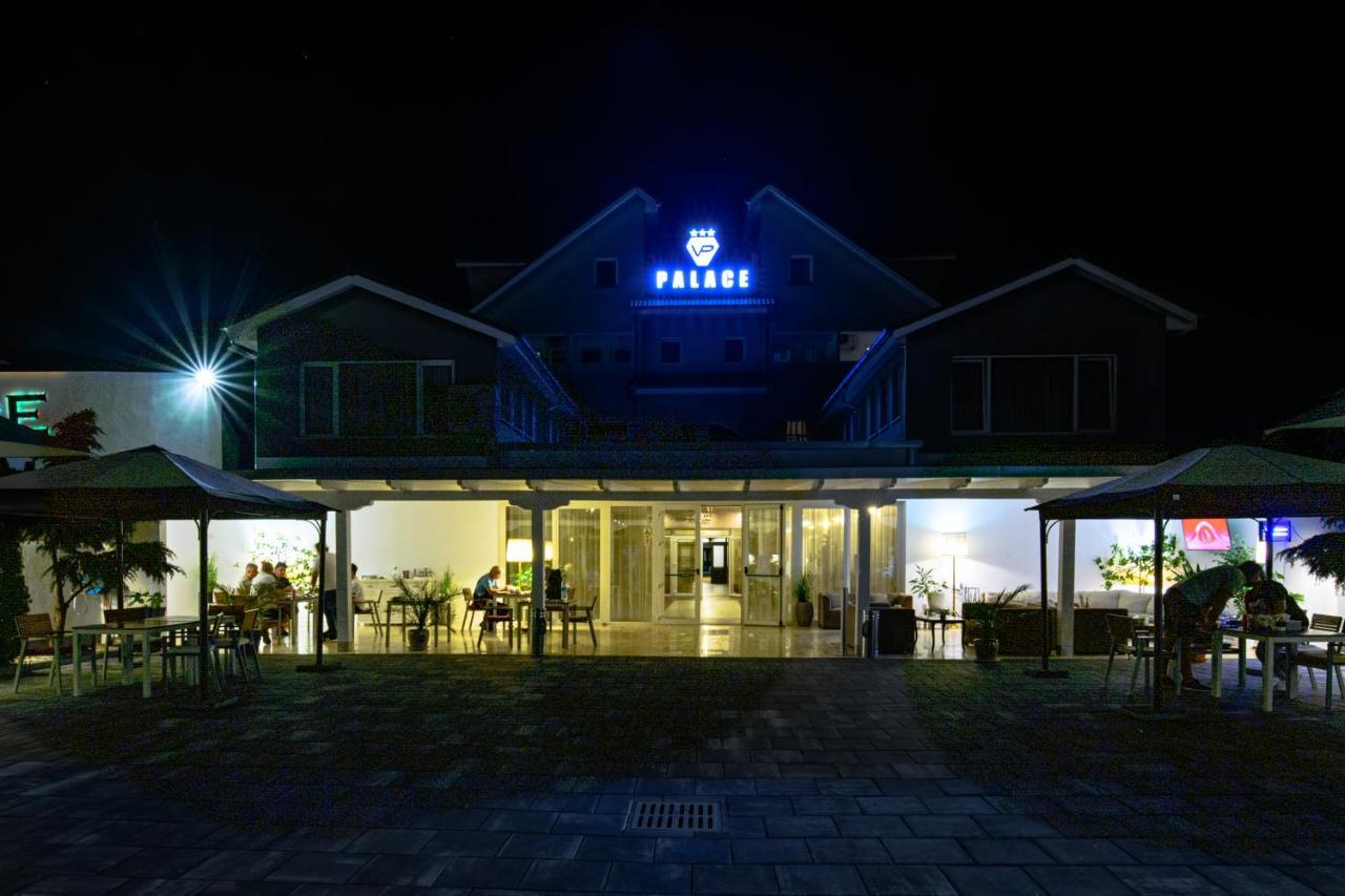 Vila Palace Карансебеш Экстерьер фото
